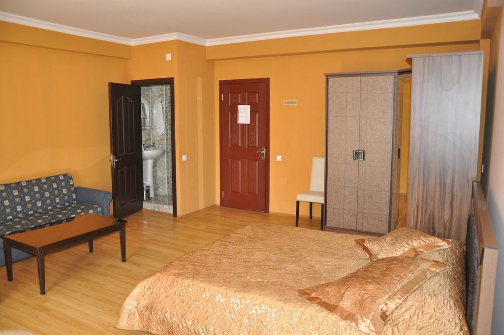 Prestige Hotel Batumi Bilik gambar
