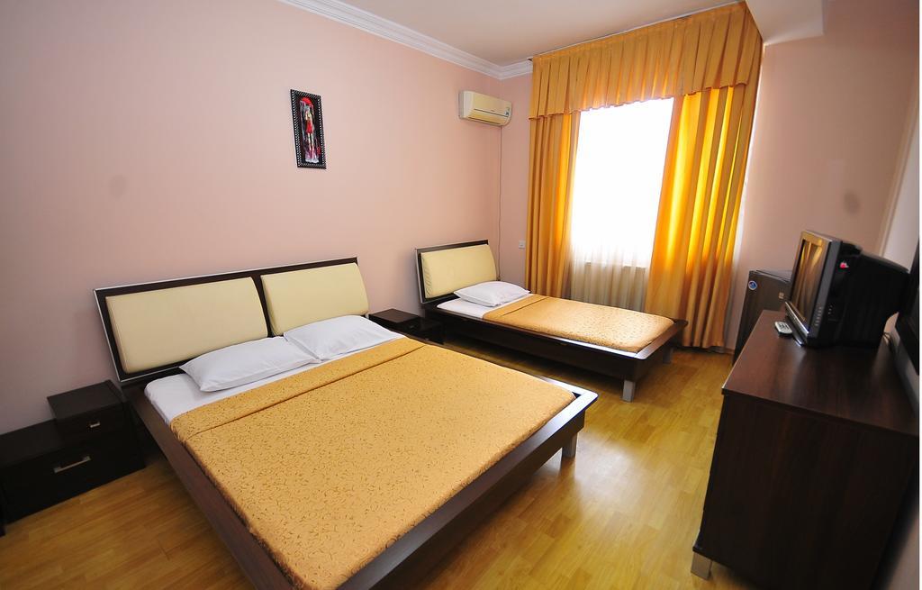 Prestige Hotel Batumi Luaran gambar